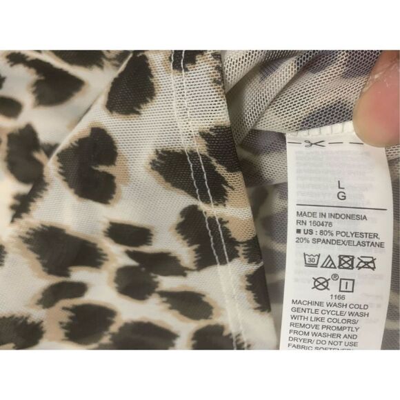 Cheetah Patterned Crop Top - Picture 6 of 8